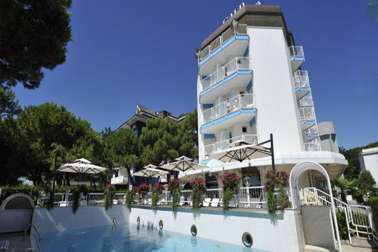 Grand Hotel Playa لينانو سابيادورو المظهر الخارجي الصورة